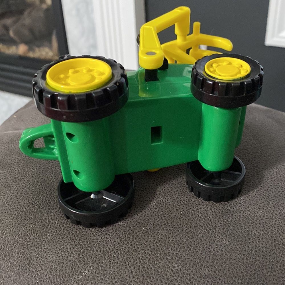 John Deere Hay Tractor Toy Plastic Hobbies Children Kids Play Sandbox - Picture 5 of 6